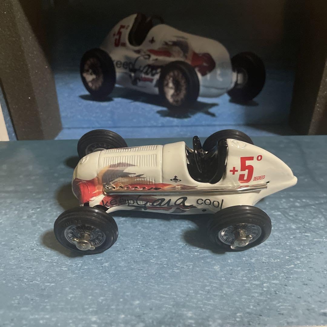 ヴィヴィアン ミニカー　シュコー ヴィヴィアン・ウエストウッドのミニカー限定発売 独シュコー社