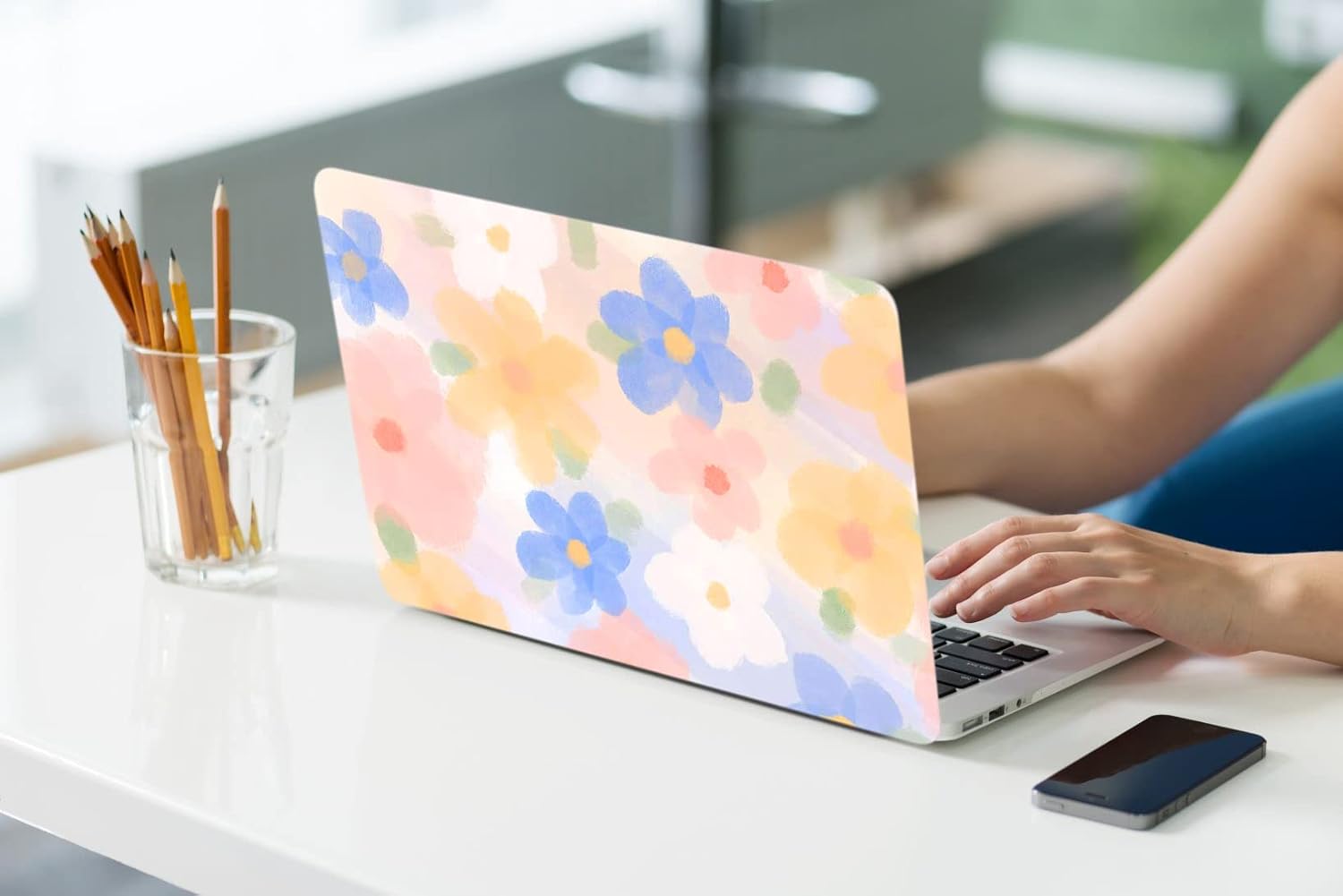 LanBaiLan Compatible with MacBook Pro 14 inch Case 2026 2025 2024 2023 2022 2021 M5 M4 M3 M2 M1 A3434 A3112 A3185 A3401 A2918 A2992 A2779 A2442, Protective Case & Keyboard Cover, Color Flower