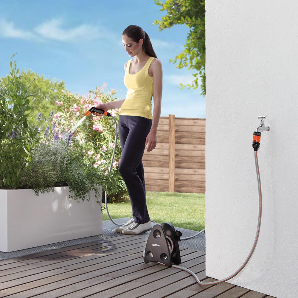 Claber Mini-set Utility, portamanguera con manguera de jardín, conectores y pistola rociadora con doble chorro