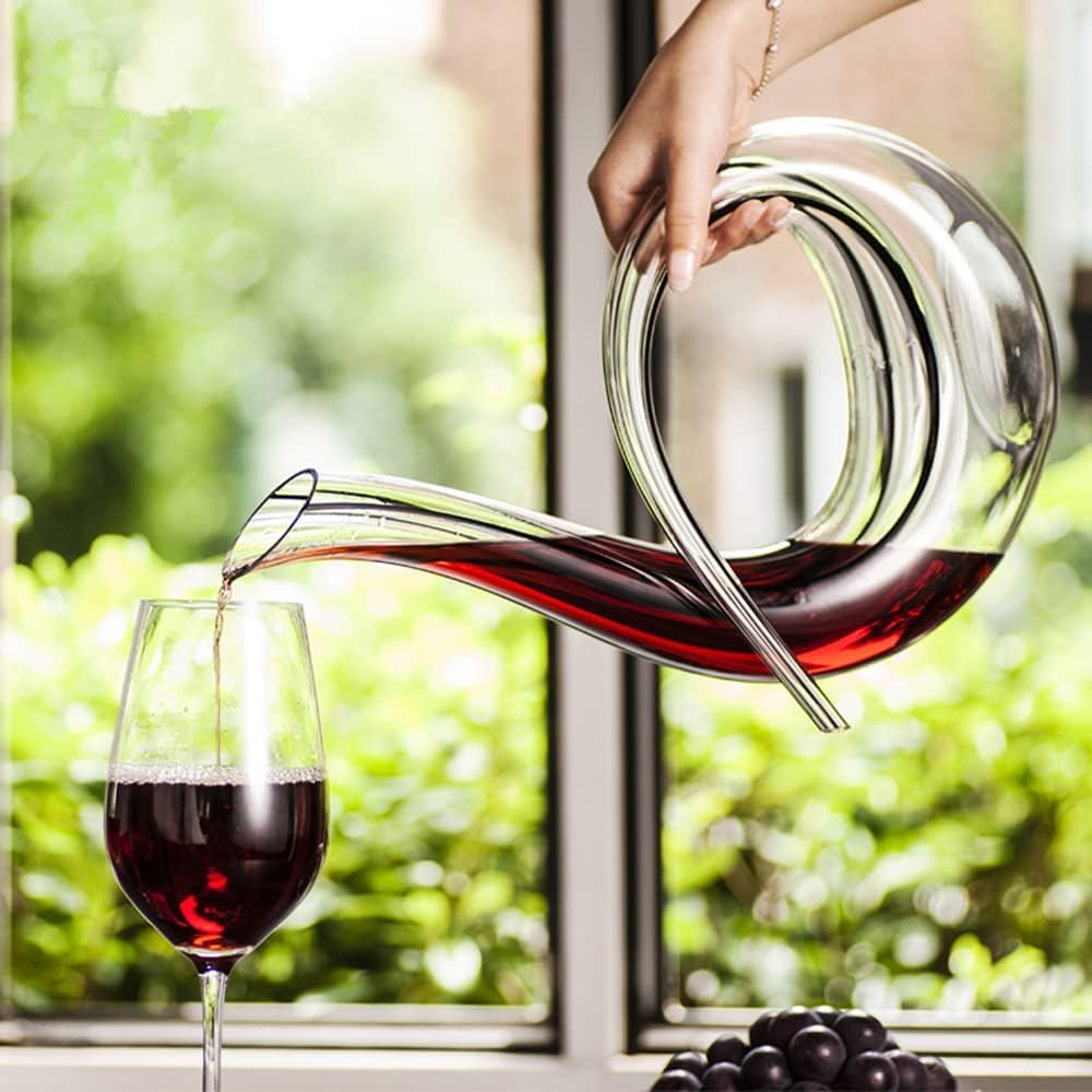 Rotwein Dekanter, Weindekanter aus gedrehtem Horn, bleifreier Weindekanter aus Kristallglas zur Belüftung von Wein mit einem Fassungsvermögen von 1300 ml, Dekanter aus gedrehtem Horn