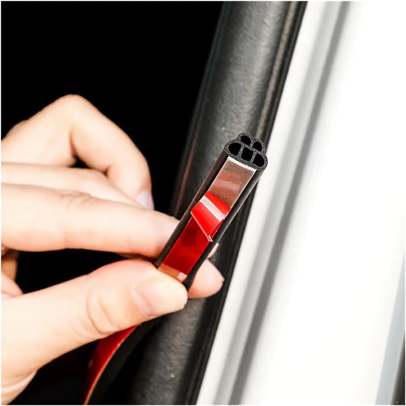 Automotive Rubber D-Shaped Door Sealing Strip Universal Sound Insulation Sealing Windproof Strip, Used for Doors and Trunk Lid(5 Holes (2 m))