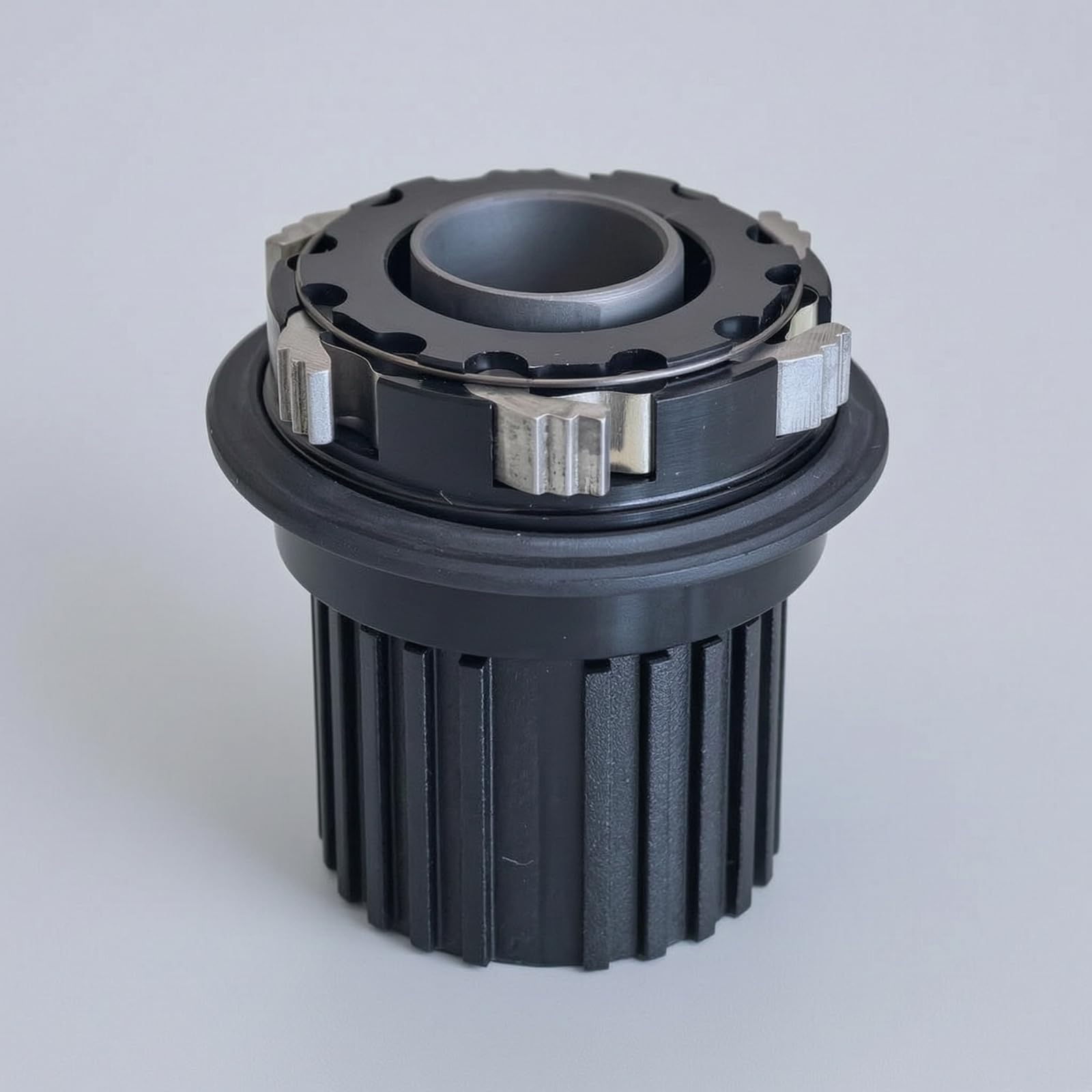 Cuerpo Buje con Driver Estriado 12 Velocidas con 120 Puntos Enganche y Eje 15 Mm con Sello Incluidos para Transmisión Potencia Confiable