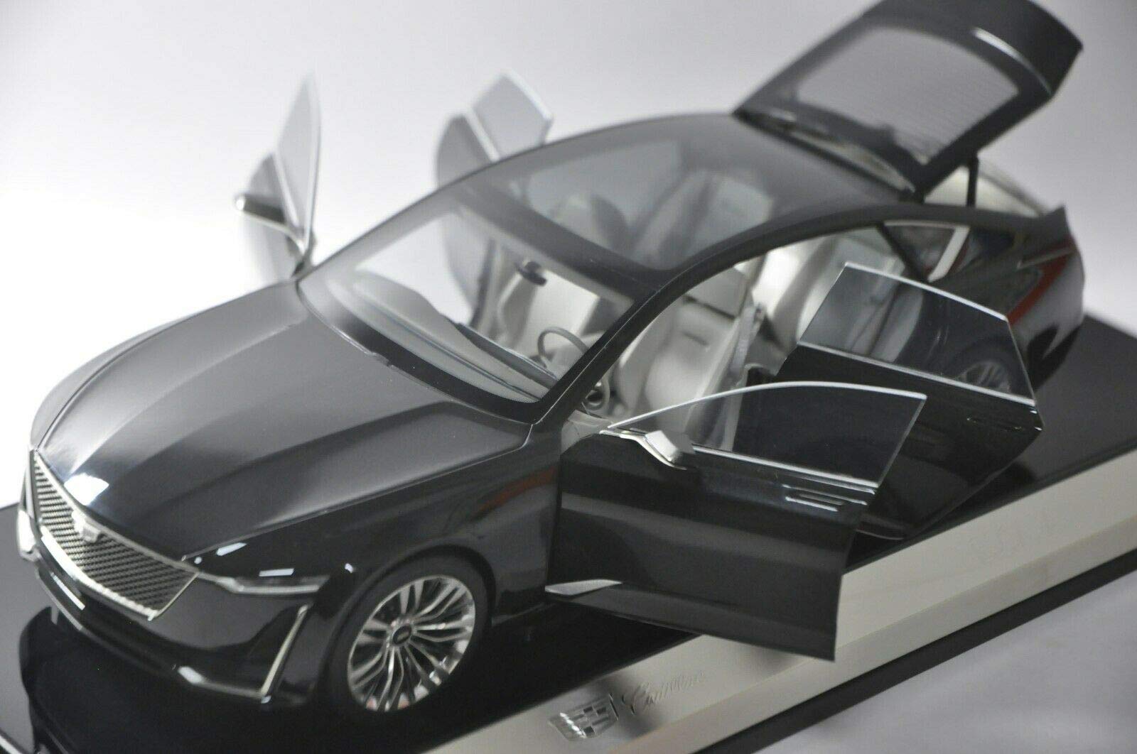 Amazon.co.jp: キャデラック特注 1/18 キャデラック・エスカーラ