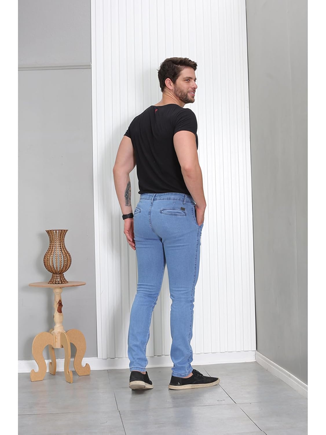 Calça Masculina Slim Jeans Bolso Faca Esporte Fino Social Malloy em promoção! Veja a oferta e mais achadinhos de Calças 5 Hoje é o melhor dia para comprar Calça Masculina Slim Jeans Bolso Faca Esporte Fino Social Malloy com aquele preço maroto! Promoção! Aproveite a oferta! 5