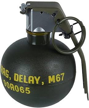 Amazon | M67 新型手榴弾モデル 跳ね出す機能付き ダミー