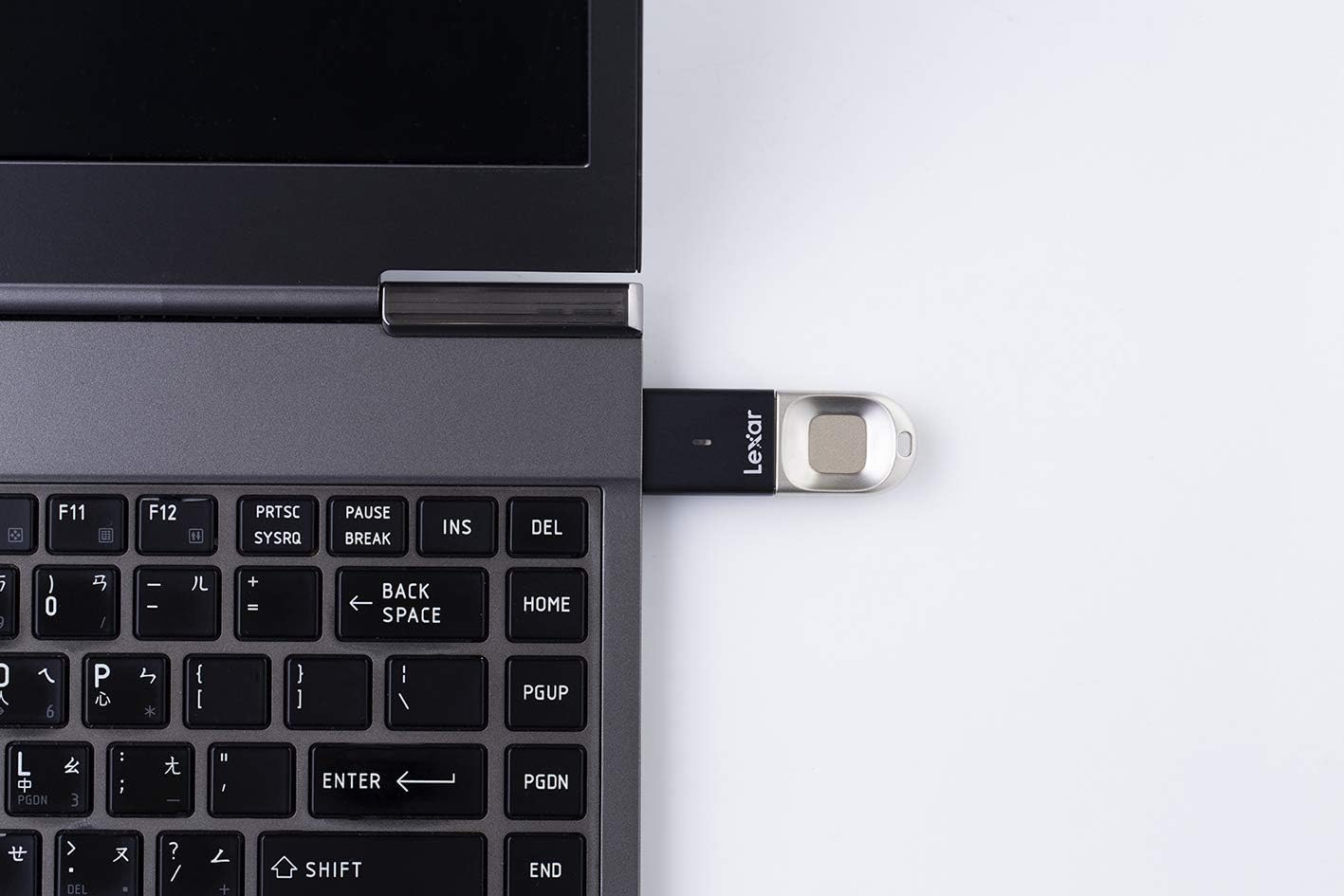 اثر انگشت Lexar JumpDrive F35 256 GB USB 3.0 فلش درایو ، سیاه / نقره ای