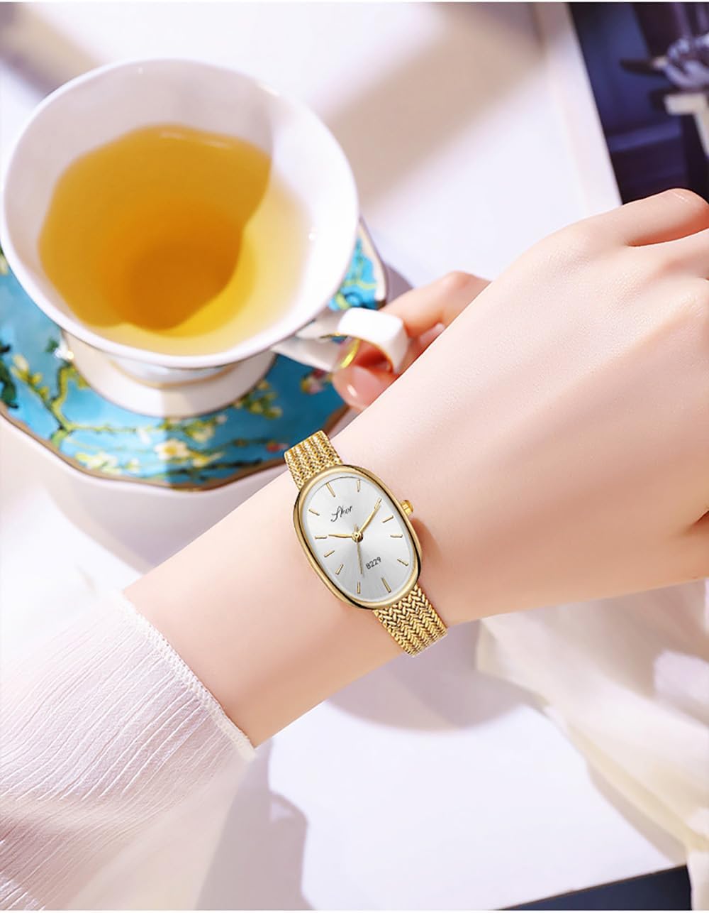 LOREO Elegant Watches for Women Oval Quartz Watch Ultra-Thin Dial, Stainless Steel Mesh Band, Fashion Gold Wristwatch, Easy Reader Ladies Dress Watch - Image 4