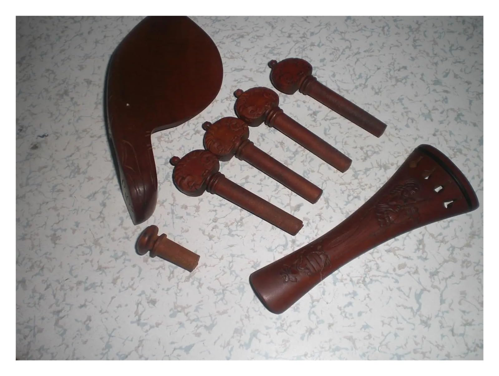 Mentonnière pour violon 1 ensemble de raccords for violon Jujube, 4/4 chevilles sculptées et repose-menton for, repose-épaule, coussinet protection for mentonnière for