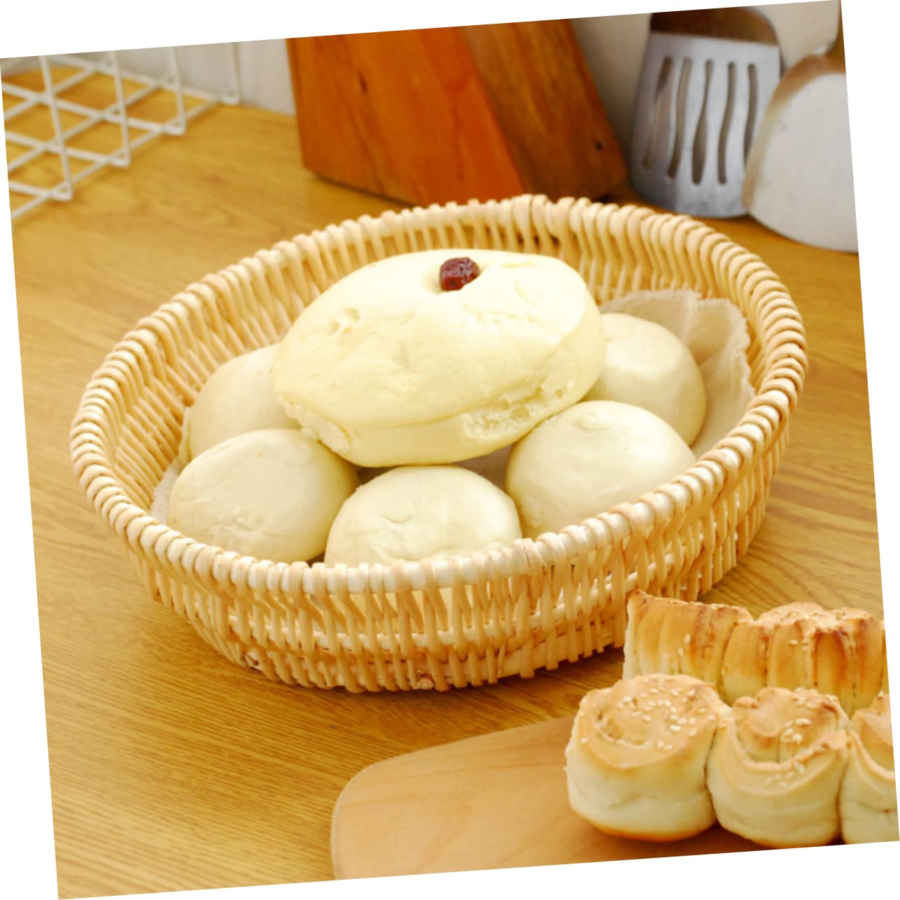 1Set Woven Fruit Basket for Serving Kitchen Bread Holder Natural Material Decorative Egg and Snack Storage Includes Cloth Cushion for Household Use