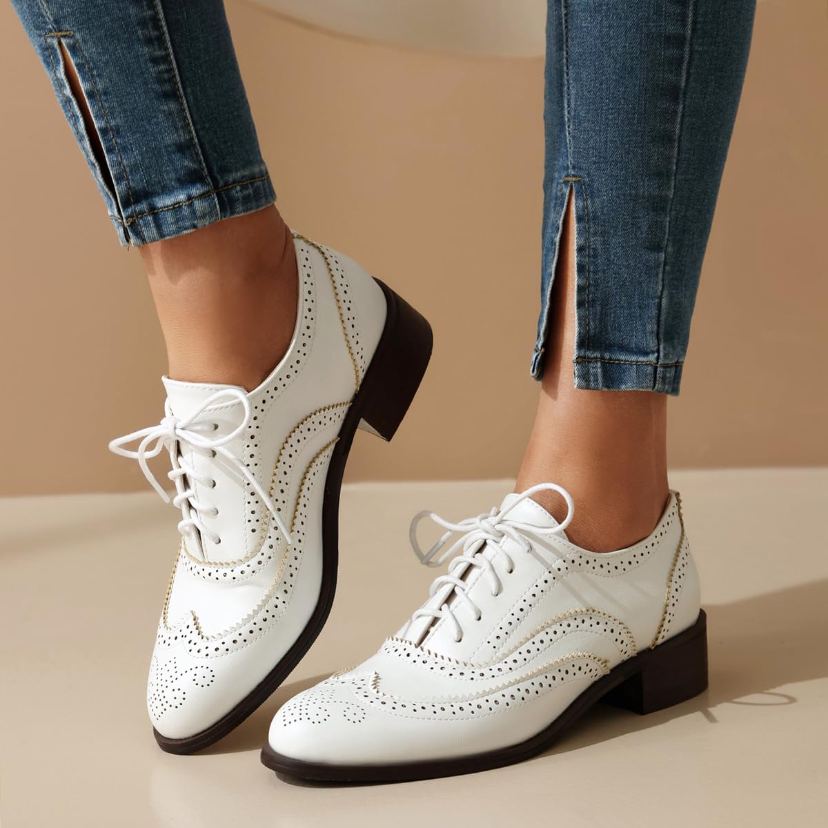 Femmes Perforated Classique Lacets Oxfords Brogue Wingtip Bout Rond Derby Saddle Simili Cuir Plat Chaussures Soirée Fête Travail Jeans Dress Chaussures