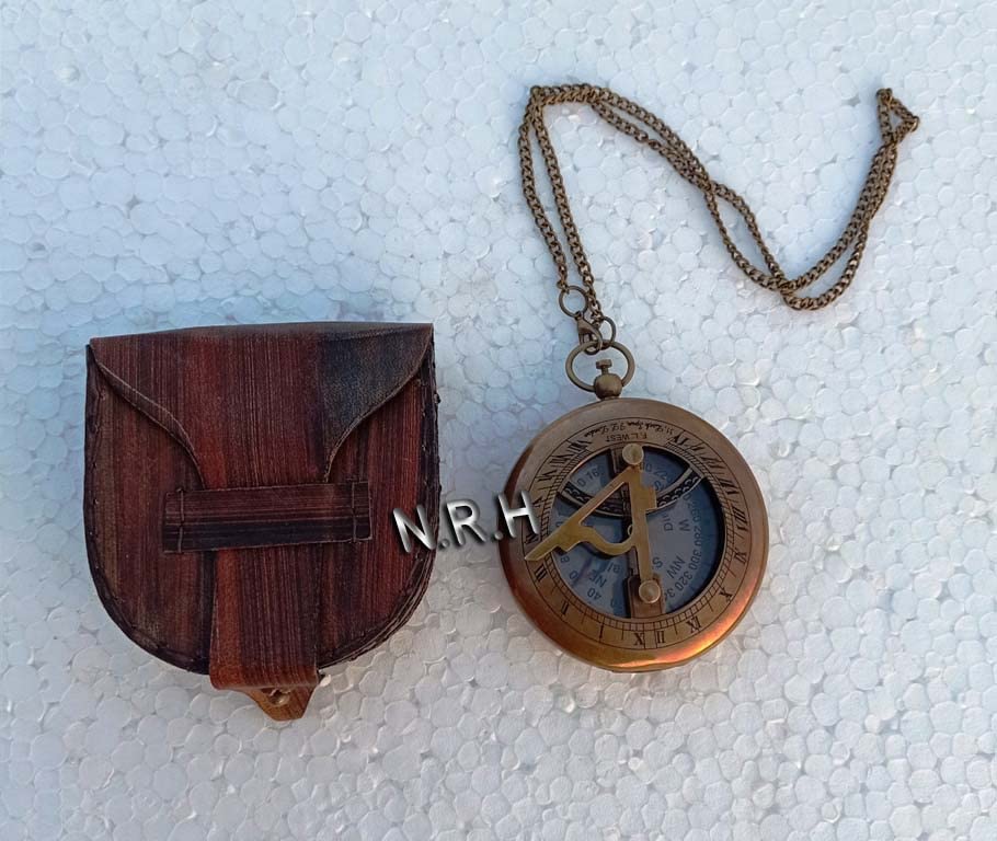 Brújula de latón artesanal con estuche de cuero miniatura 5