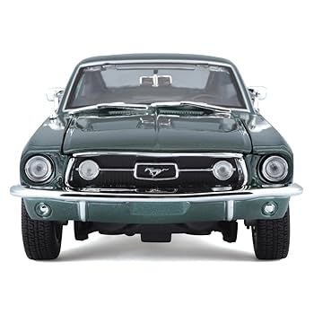 フォード　ムスタングＧＴ　１／１８（映画ブリットのマックィーン使用車と同型です） フォード ムスタングGT 1／18（映画ブリットのマックィーン