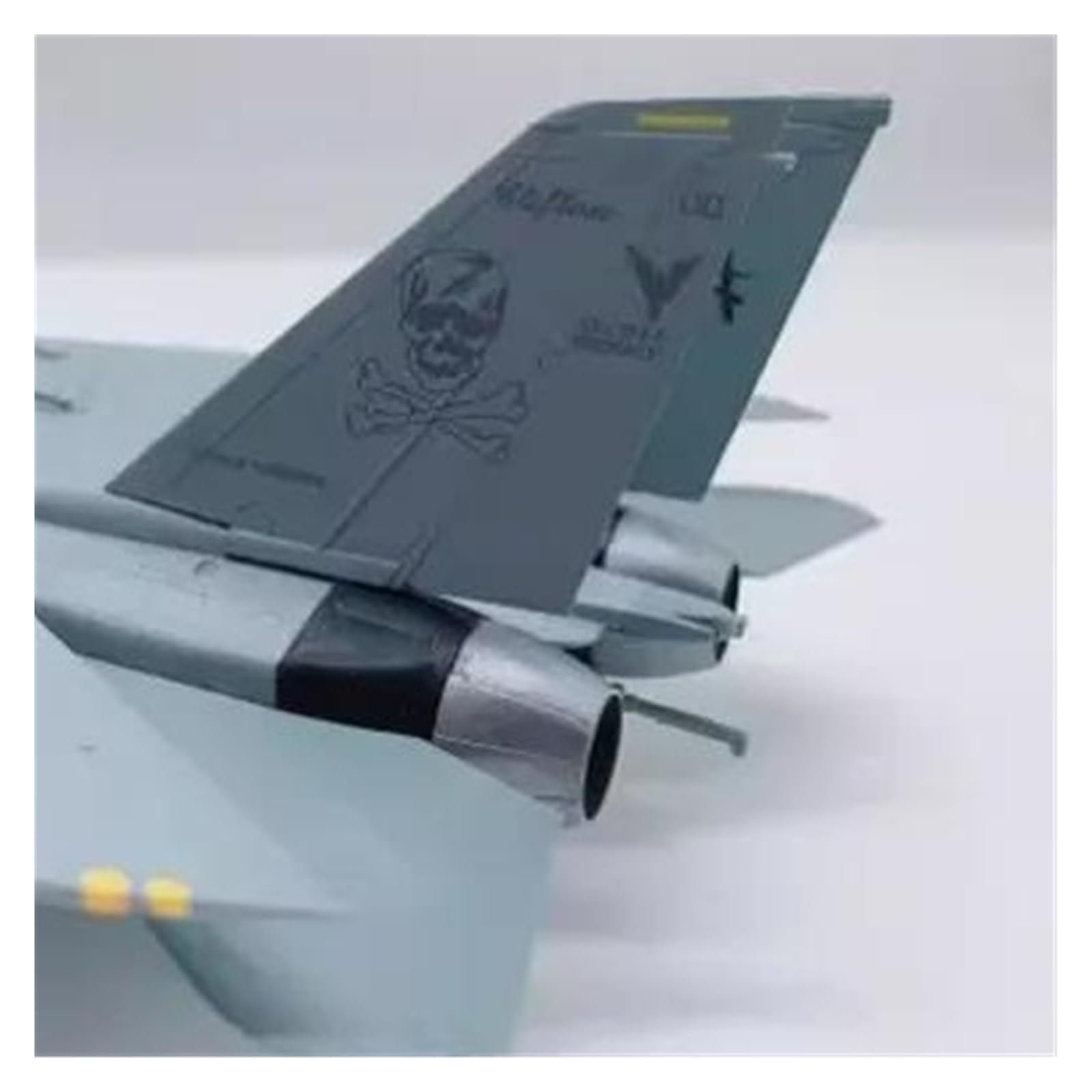 Must-have for collectors Odlewany metalowy samolot 1/72 dla myśliwca F-14B Model samolotu Dekoracja stołu dla entuzjastów lotnictwa do kolekcji i ekspozycji