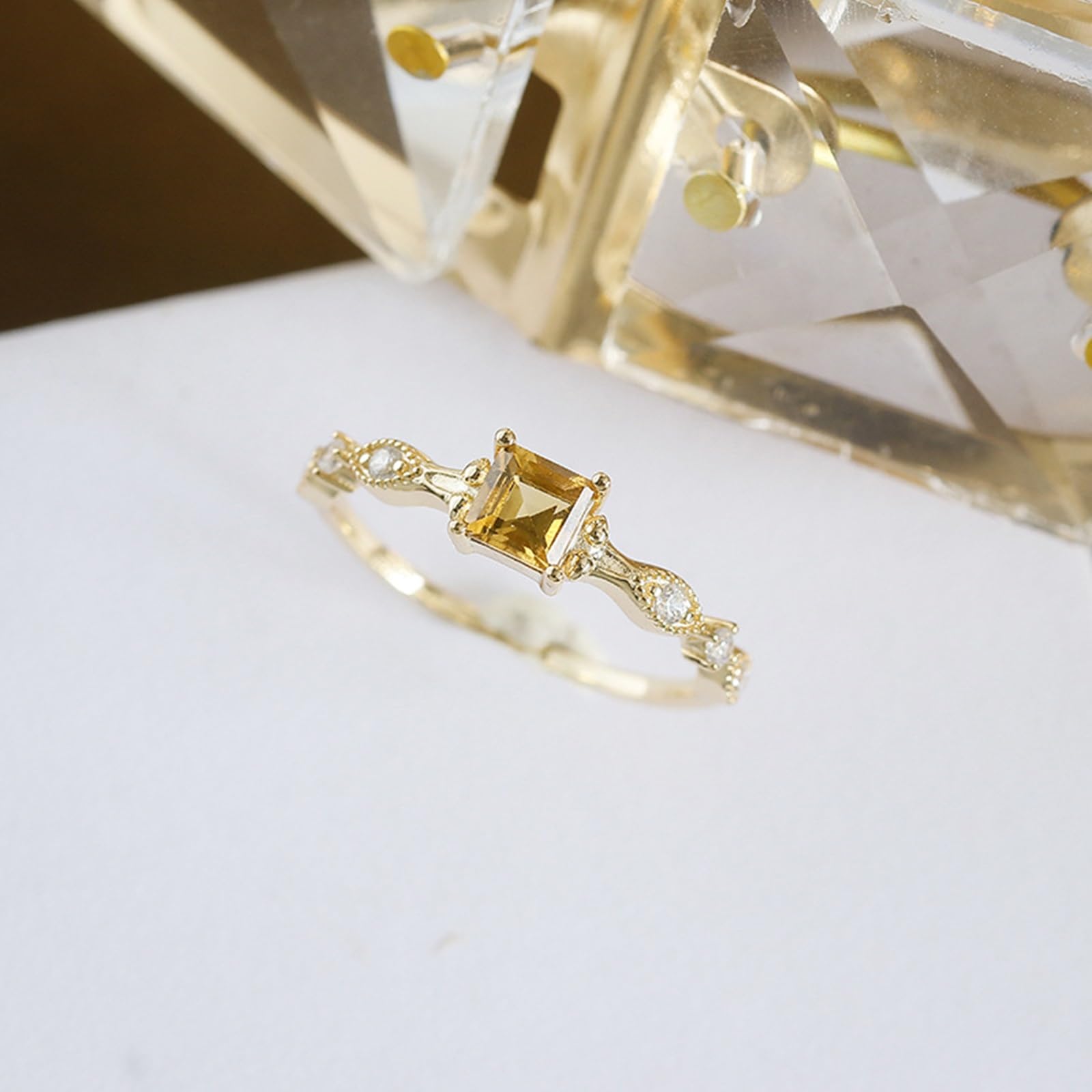 Frauen Gelbgold Damen Trauring mit quadratischem Citrin und Moissanit