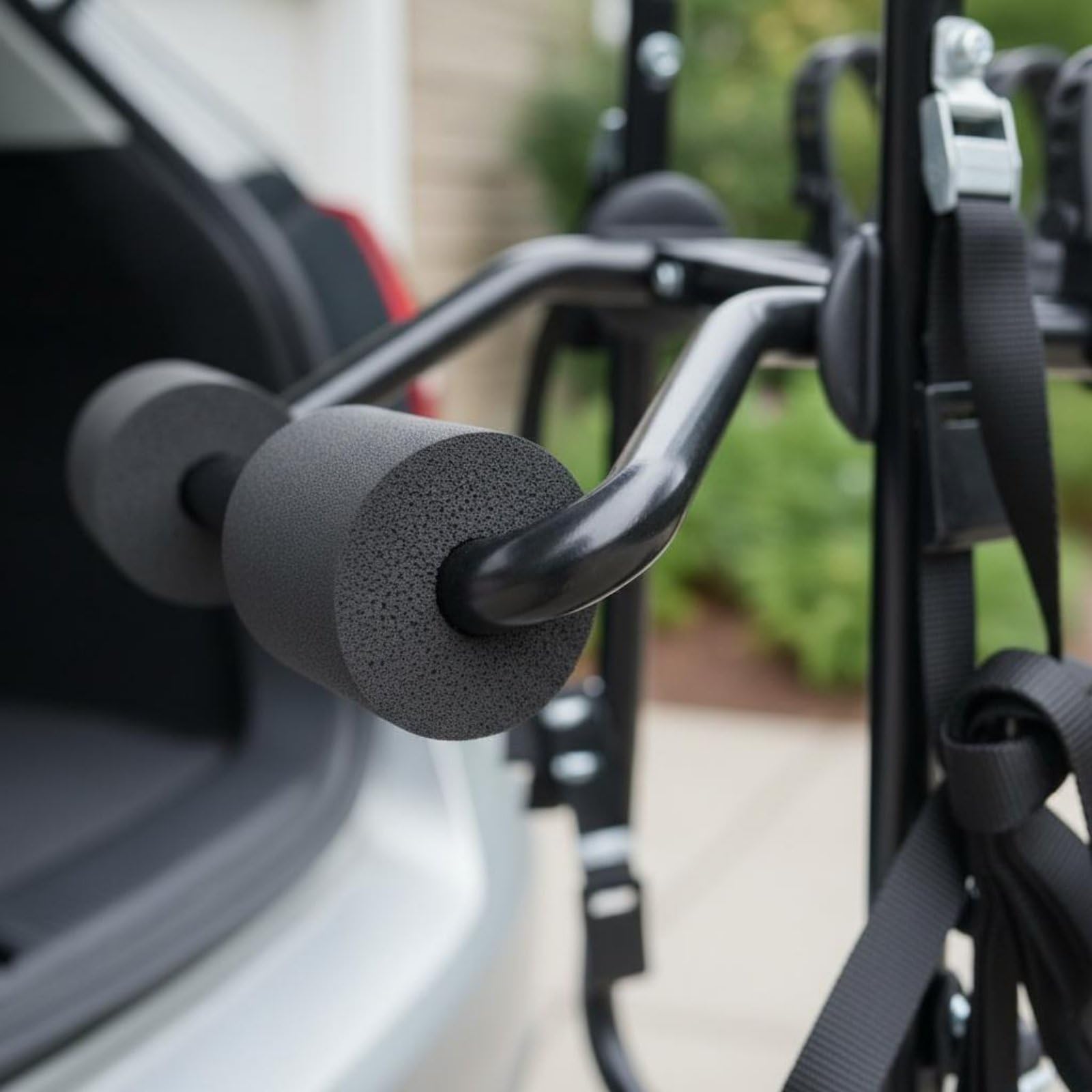 Fahrradträger Heckträger Fahrradhalterung Auto Fahrradständer mit Rutschfesten Klemmen Und Verstärkter Konstruktion aus Eisen Schwamm für Urlaub Fahrgemeinschaften Parkrunde