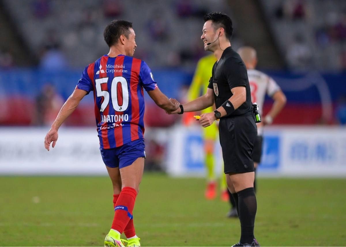 Amazon.co.jp: 限定カラー サッカー フットサル 審判 FOX40