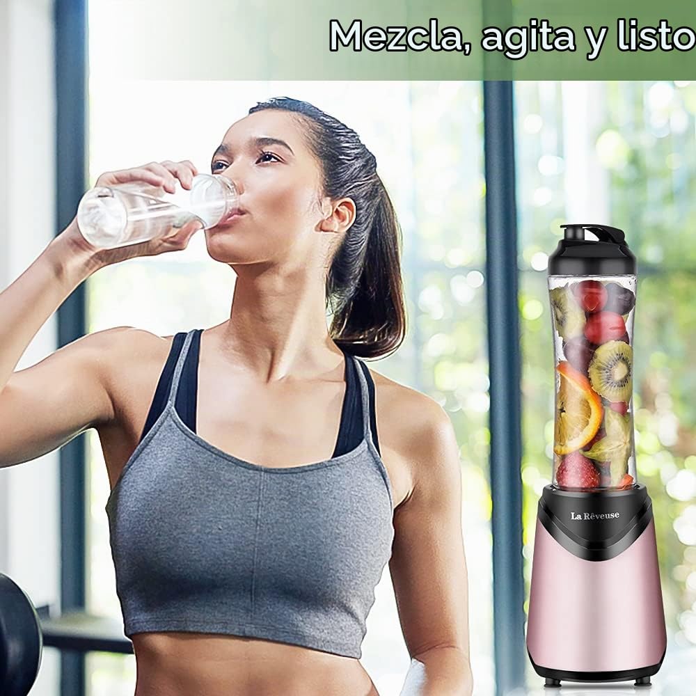 La Rêveuse Licuadora de batidos tamaño personal con 2 botellas deportivas de viaje portátiles sin BPA (550 ml),300 vatios,rosado (Pink) | Con (2) Tazas portátiles 550 ml sin BPA con tapas, mezclador empujador, compacto hogar oficina dorm, 300 W, LARB2205K
