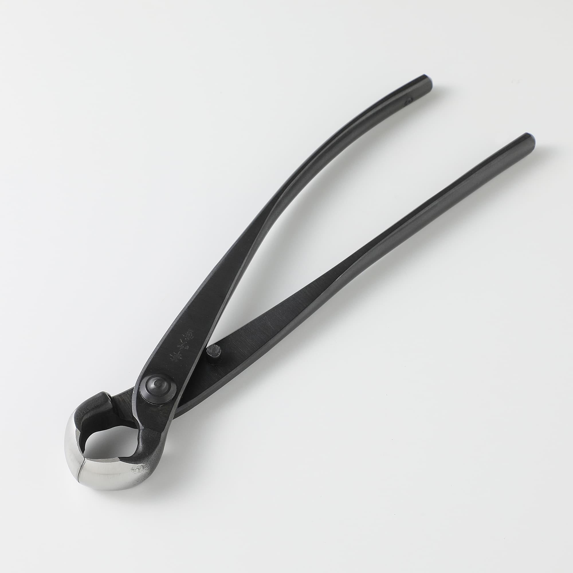 Wazakura Knospen-Bonsaischneider, 210 mm, Made in Japan – handgeschmiedetes japanisches Gartenwerkzeug, runde konkave Schneide, schwarzer Astschneider