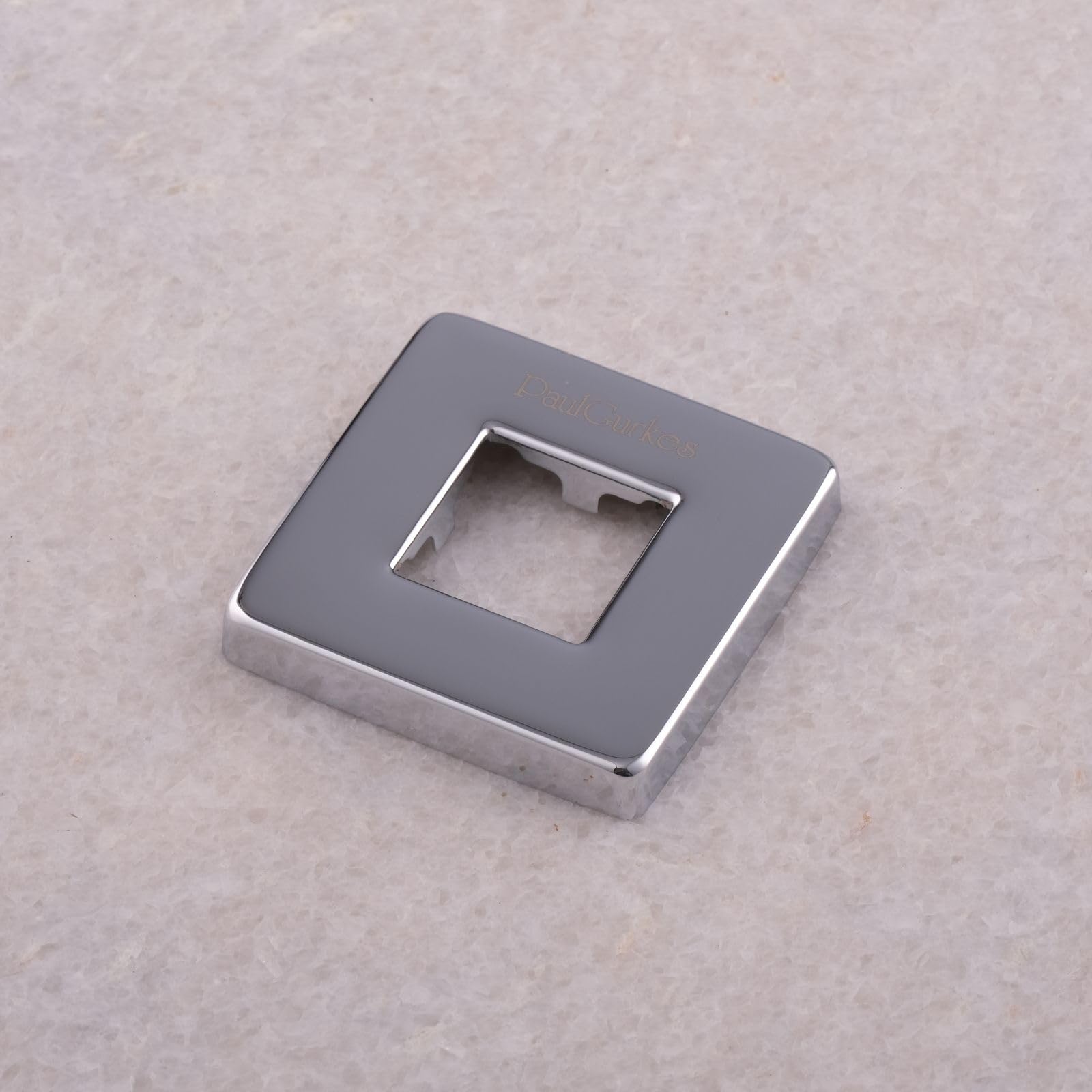 Ramię sufitowe do deszczownicy prostokątne 10 cm, krótki deszczowy uchwyt sufitowy, mosiądz, chrom, rozeta 5,8x5,8 cm, gwint 1/2 cala