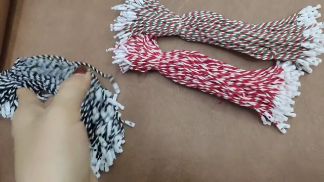 200 Ganci Per Ornamenti Natalizi Con Chiusura A Scatto – Rossi E Bianchi, 20 Cm, In Poliestere, Per Albero E Decorazioni Fai Da Te