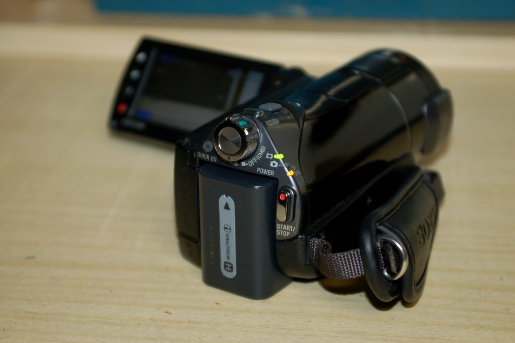 Sony HDR-CX11 HD-camcorder (Flash, 12x optische zoom, 6,9 cm (2,7