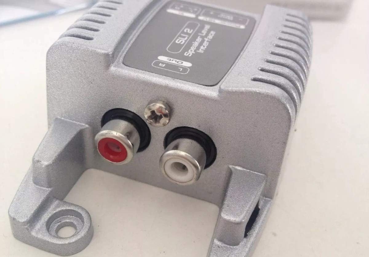 Close-up of RCA output connectors on Connection SLI 2.2