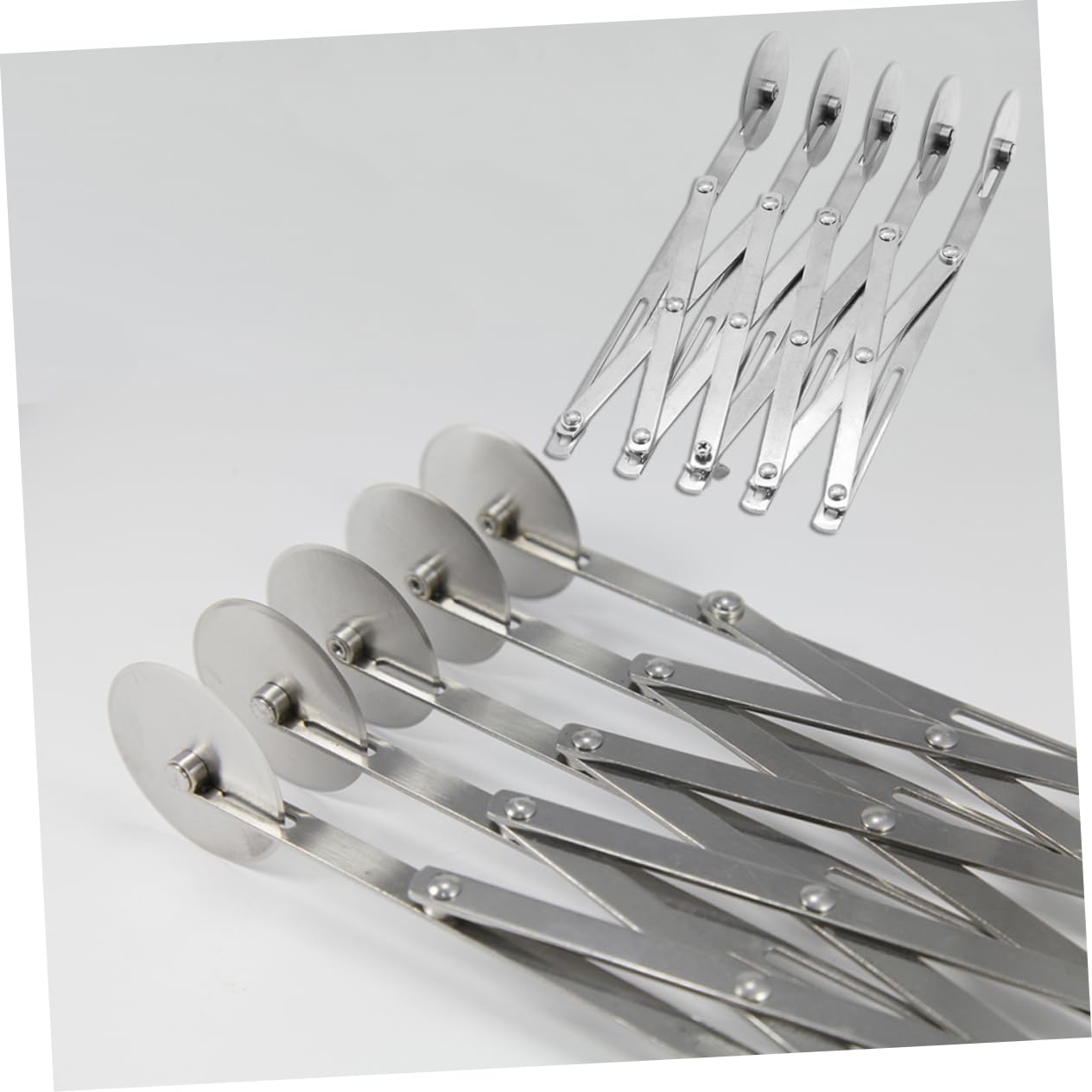 Luxshiny Stainless Steel Multi Round Dough Cutter for Pizza Brownies Cookies Pastries Cutting Tool with Wheels for Precision Baking Kitchen Restaurant Parties