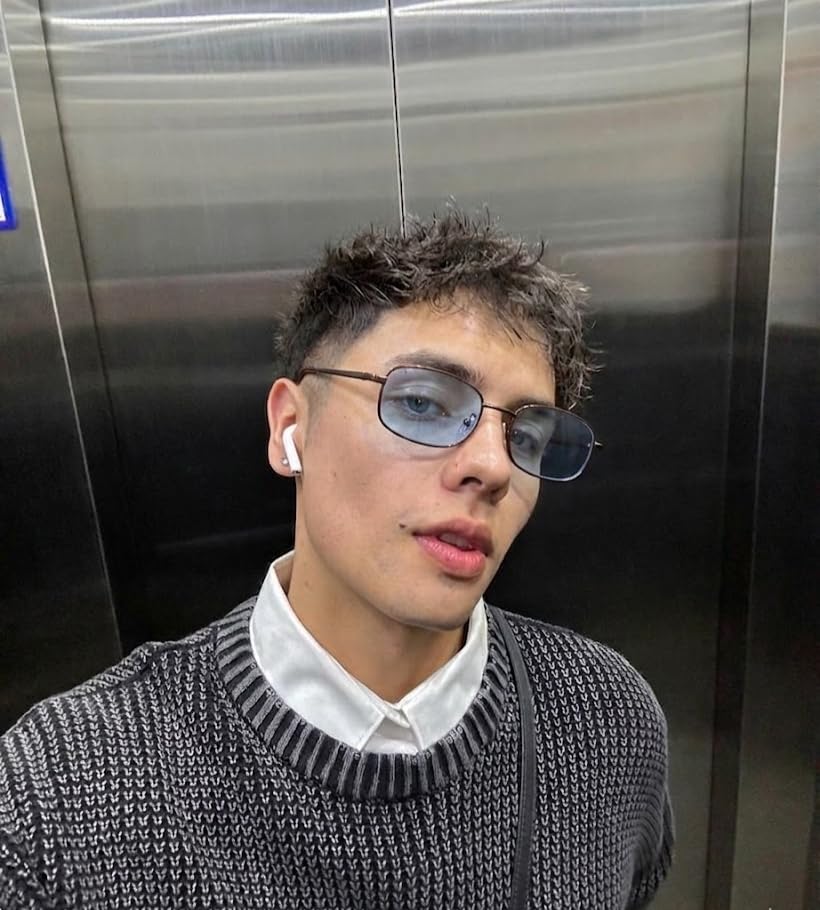 Image of Rectangle Retro UV Protection Sunglasses for Men & Women, Stylish 90's Narrow Frame