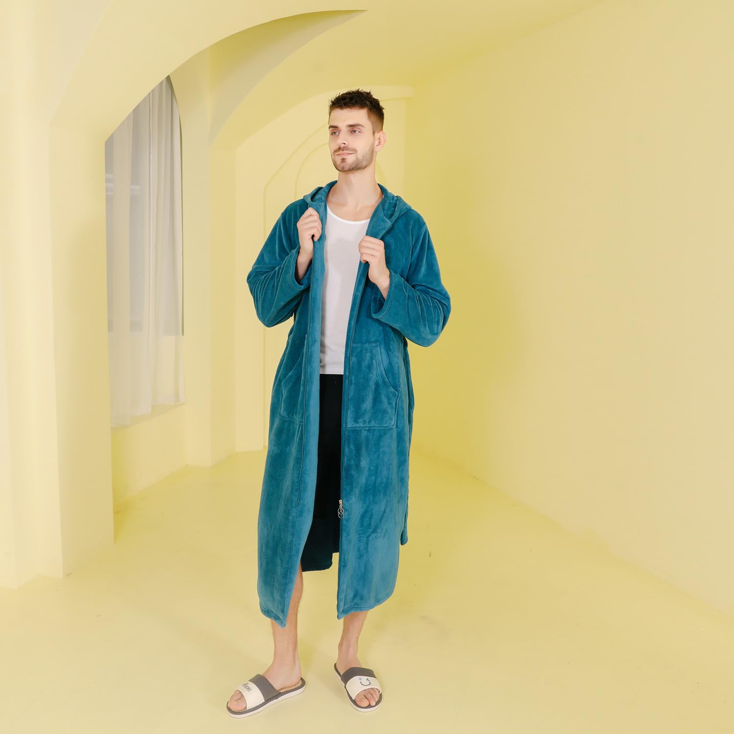 Damen/Herren-Bademantel aus weichem Plüsch mit Kapuze Reißverschluss warmem Fleece-Bademantel mit Gürtel Dicker Hausmantel für Herbst und Winter