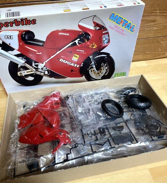 MAQUETTE / PROTAR / Ducati 888 SP4 / Complète / Montée / En Boîte / 1:9 EUR 79,90 - FR