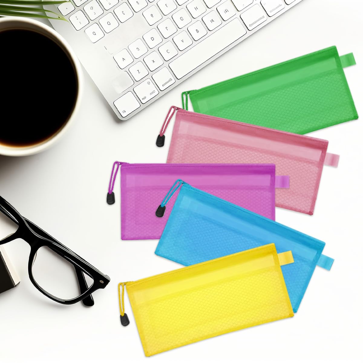 FOCCTS 32 pcs Trousses Transparentes Lot Sac de Rangment Imperméable Coloré Pencil Box Trousse de Toilette Stylo Pochettes à Dossiers A6 en PVC Sac de Voyage Stylo Papeterie Porte Monnaie