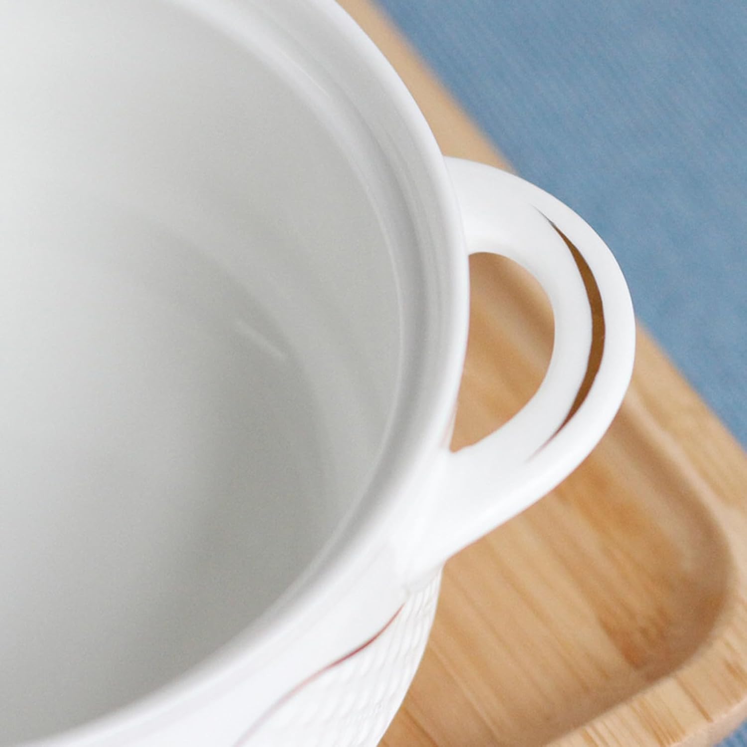 Ceramic Soup Tureen with Glass Lid Large Capacity Serving Tureen with Double Handles, White Porcelain Serving Tureen for Restaurant Home Kitchen Decoration Ceramic Covered Tureens