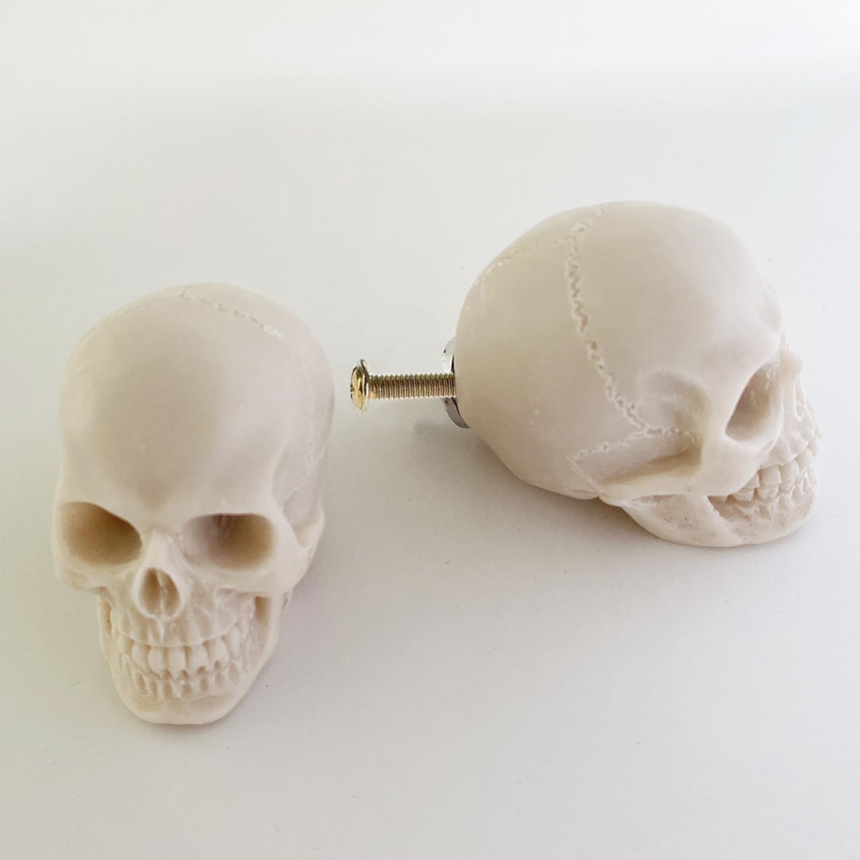 ZILucky2 Pack Skull Drawer Knobs, Cabinet Knobs, Drawer Pulls, Halloween Home Decor, Skeleton Home Decor, Witchy Decor (2, Grayish White)