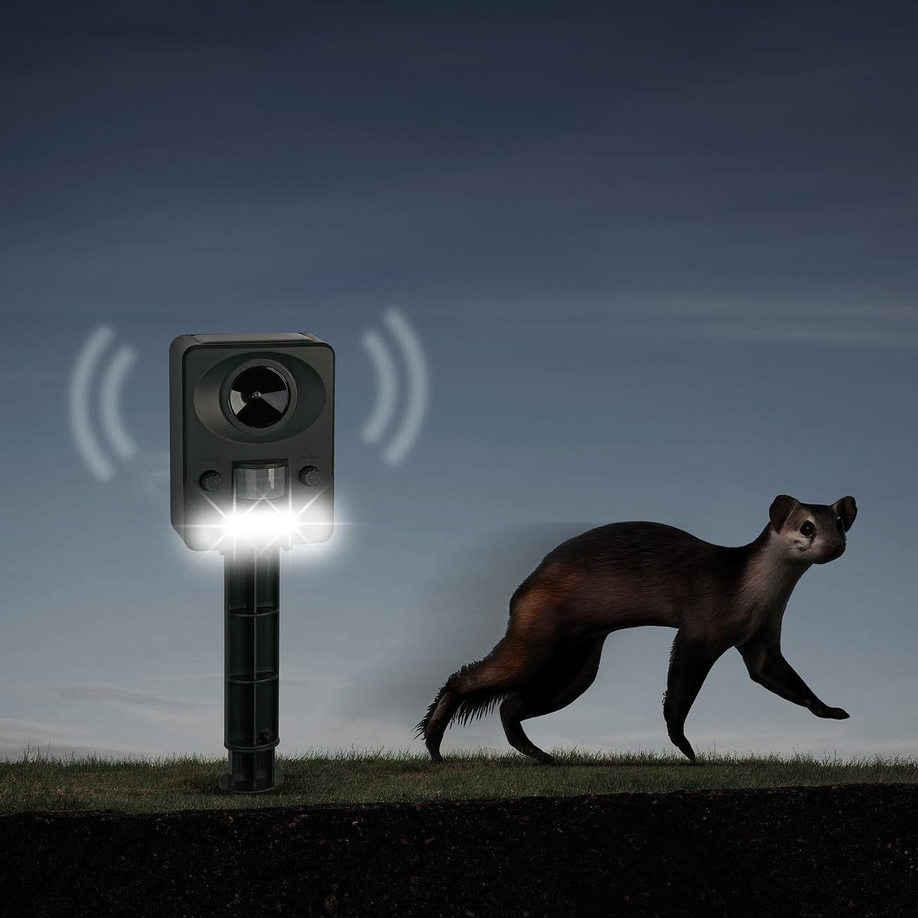 Exbuster Rattenabwehr: 4er-Set Ultraschall-Solar-USB-Tierschreck mit Blitzlicht & PIR-Sensor (Elektrischer Katzenschreck, Solar-Ultraschall-Tierabwehr, Hund)