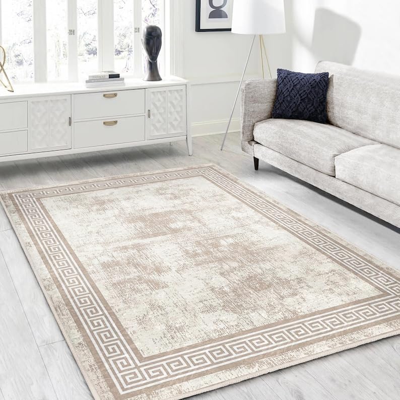 Tapis minimaliste beige pour salon chaleureux et chambre parentale