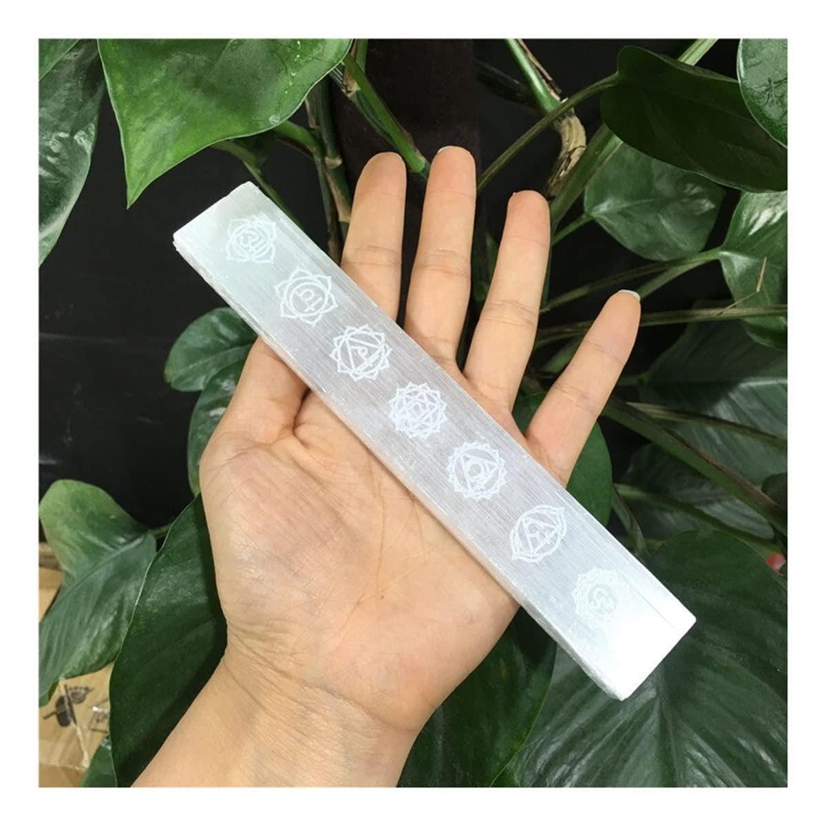 Pierre de cristal et dalle sélénite pour créer un coin méditation et zen chez soi