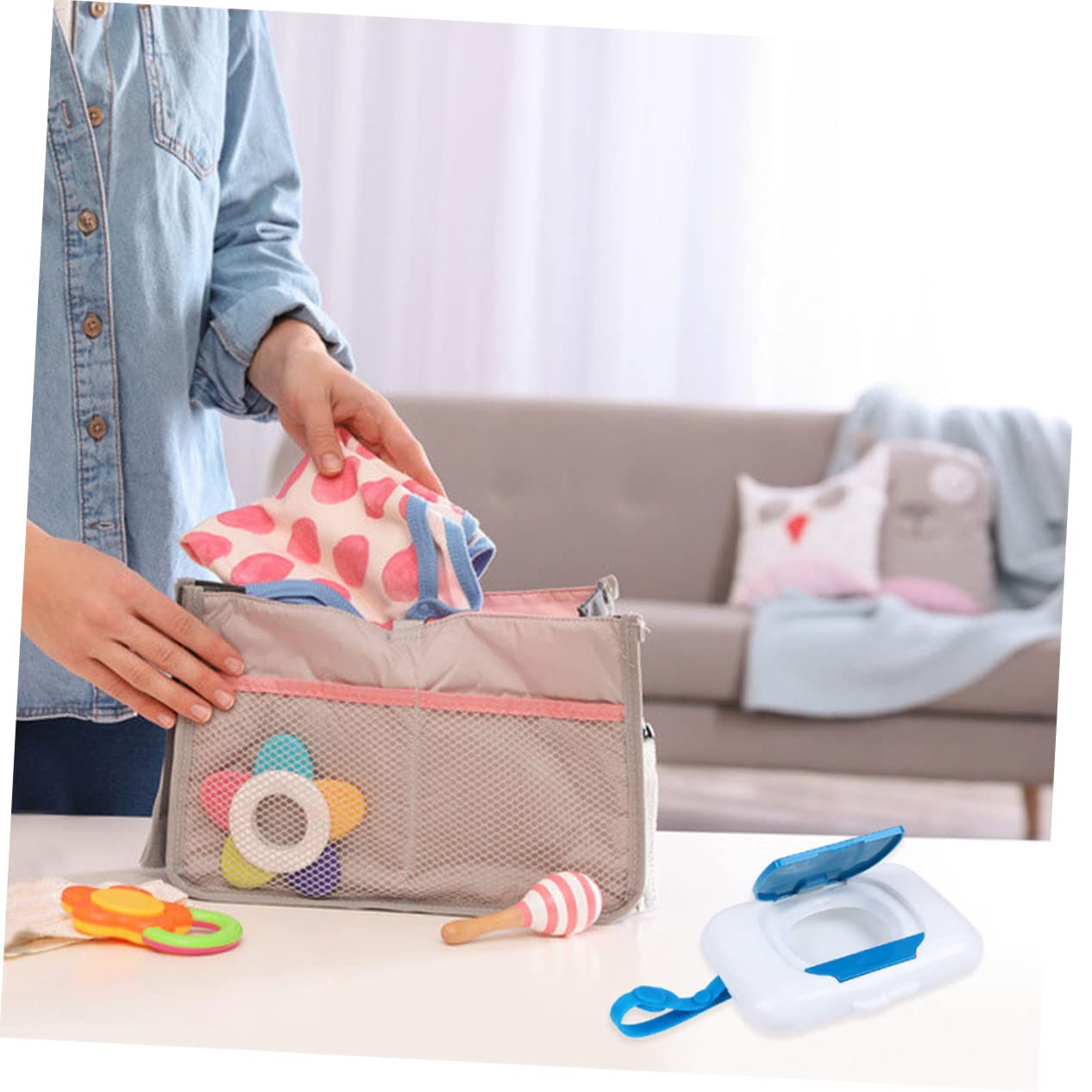 Kisangel 2Pcs Boxes Portable Wipes Dispenser Adorable Wet Tissue Boxes with Belt Versatile for Crib Stroller and High Chair Rooms No Harmful Materials