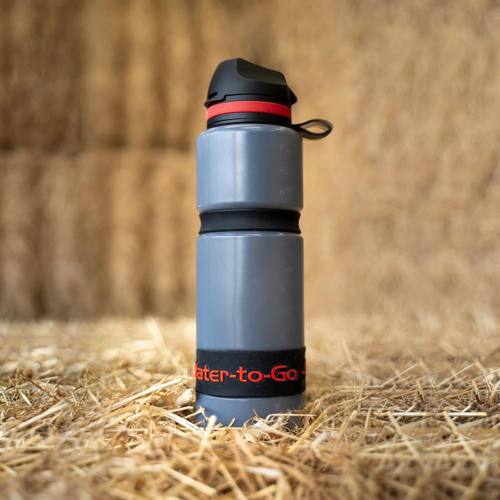 WATER TO GO Trinkflasche 0,75 L, mit Filter - Wasser direkt aus Fluss, See oder Leitung trinken | Ultraleicht & BPA-frei | 200L Filterleistung | Perfekt für Reisen, Kajak, Camping, uvm. (Schwarz