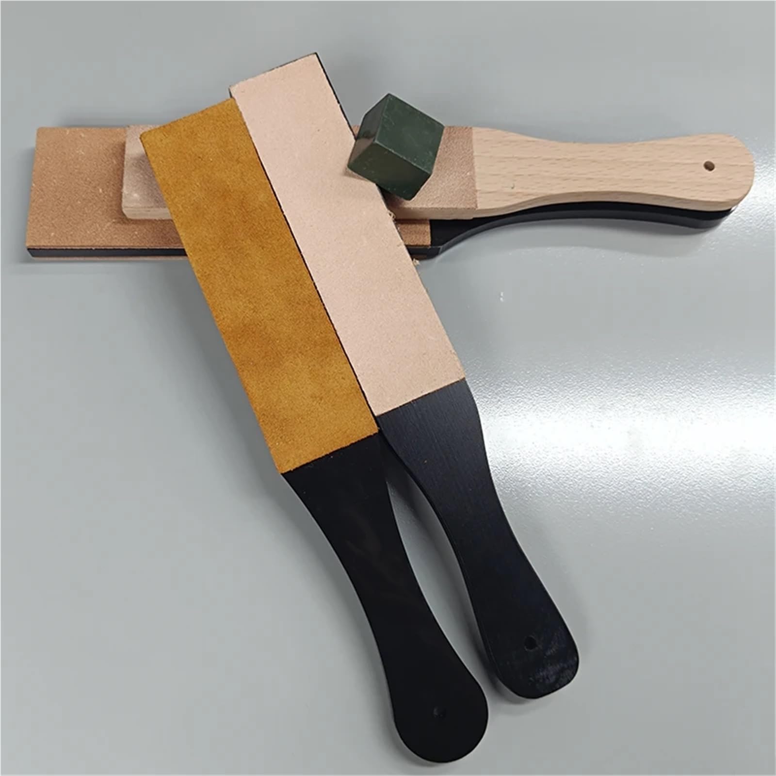 Cinghia abrasiva in pelle Kit di affilatura in pelle a doppio lato for affilare coltelli con composto lucidante(Color 7)