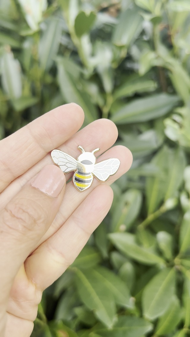 Amazon.com: Bee Pins - Honey Bee Pin, Bee Hard Enamel Lapel Pin