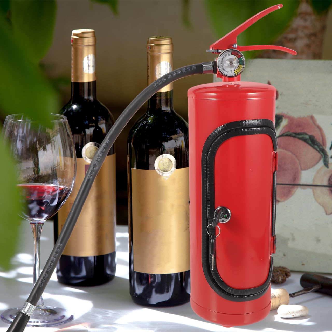 ibasenice Minibar Feuerlöscher Optik, Kreative Bar Geschenkidee für Feuerwehrmänner, Rote Metall Weinkiste & Getränke Regal für Zuhause und Party (30x12cm)