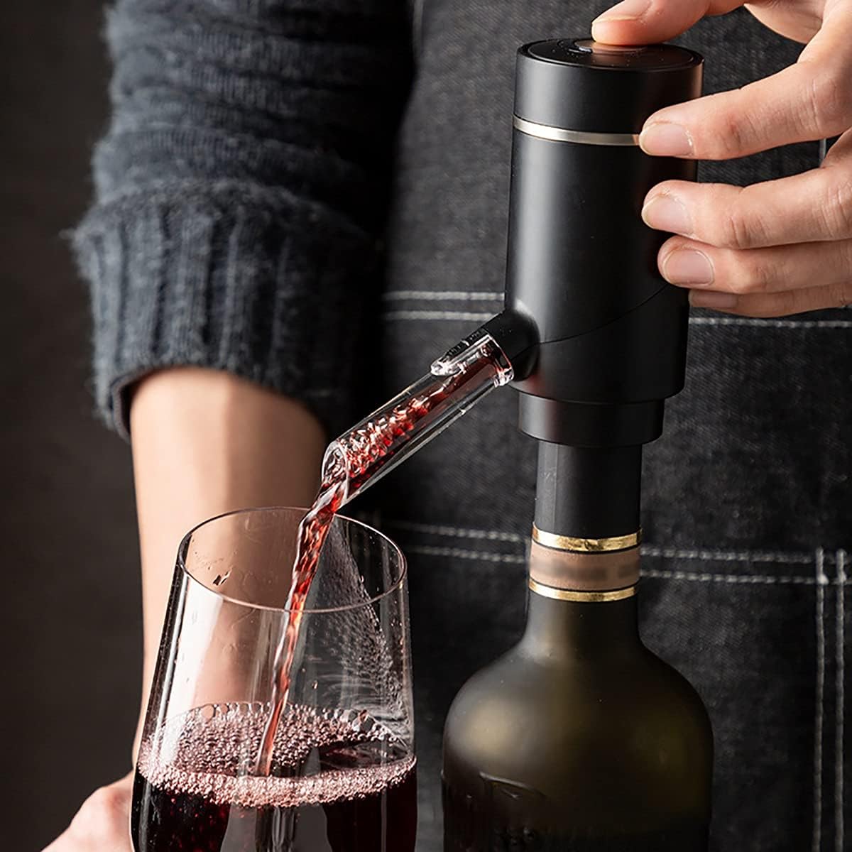 Electric Wine Decanter Dispenser Rechargeable With USB Cable Wine Lover Gift Electric Wine Aerator Pourer Automatic Smart Decanter Wine Pourer (Color : Black Size : Free size)