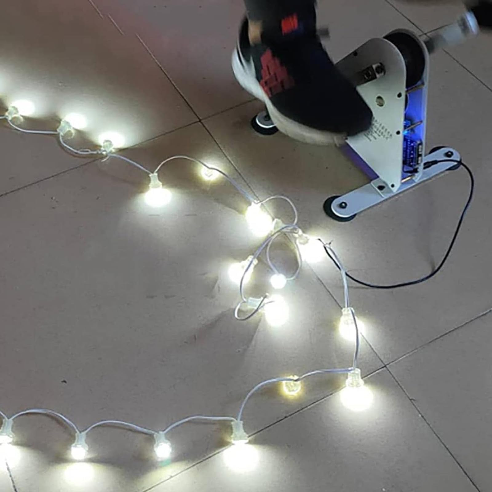 Generator energii pedałowej z dwoma portami USB, stacja zasilania z korbą nożną do ćwiczeń fitness, na kemping i do awaryjnego ładowania na zewnątrz (100W)