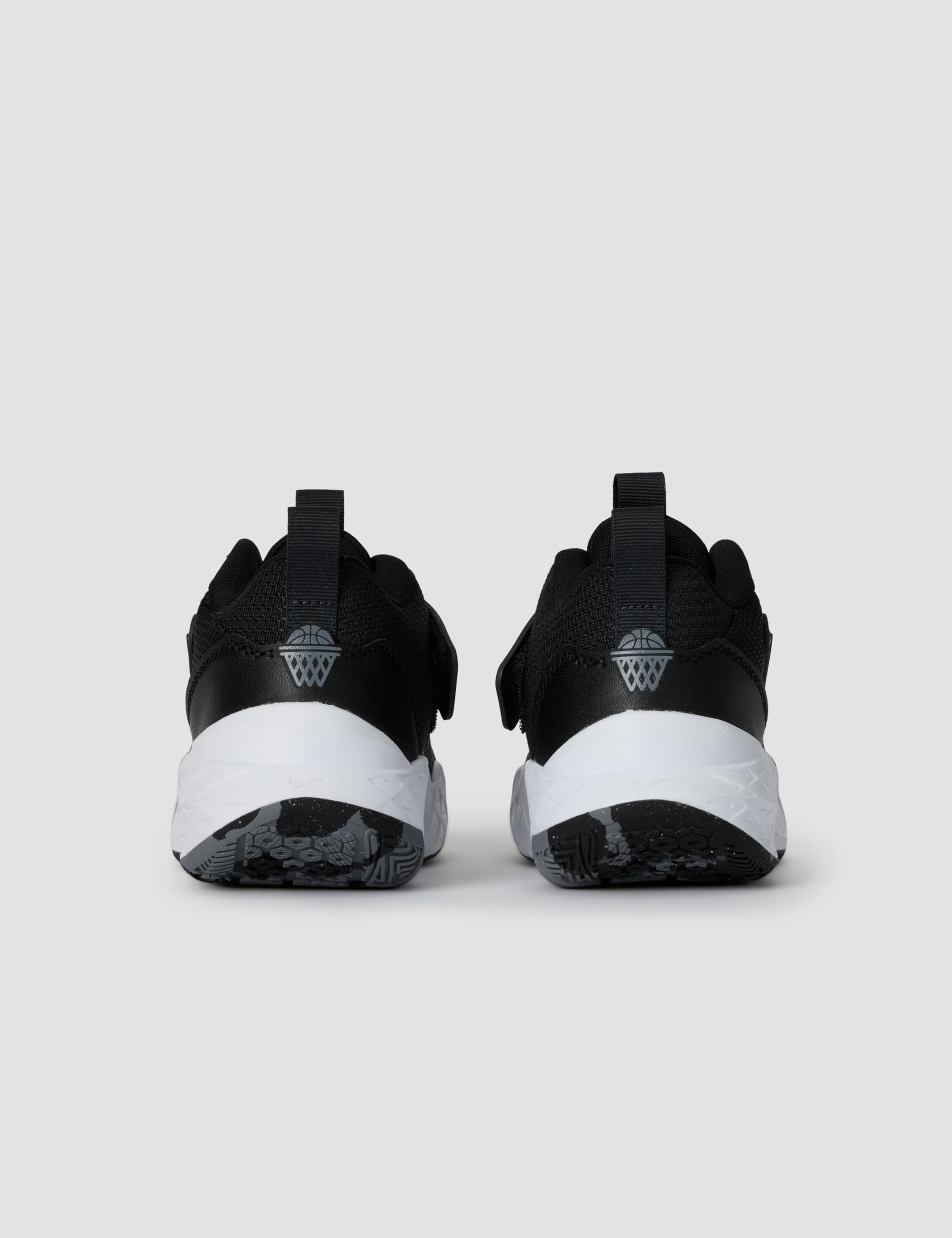 Nike Team Hustle D 12 Basketballschuh für ältere Kinder, HF6279