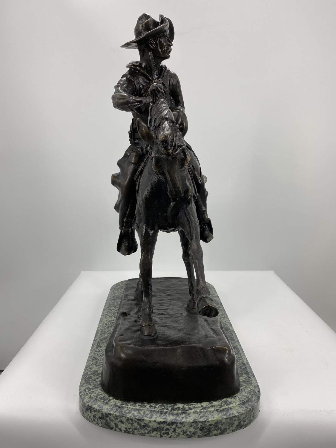 【ブロンズ調】Frederic Remington カウボーイ像 彫像 Frederic Remington 'Cowboy' Bronze Sculpture - Sunrise Jewelry