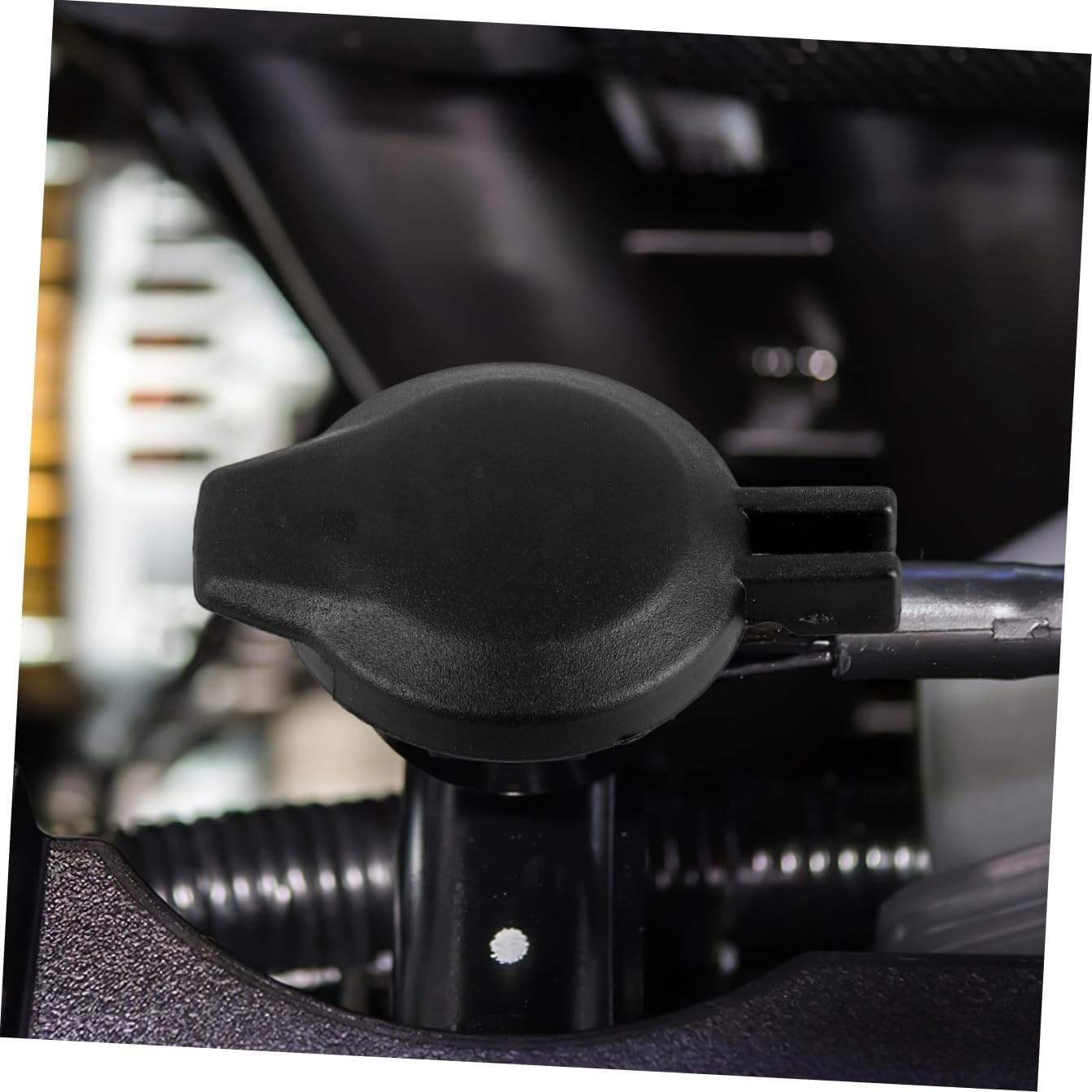 Radiator Reservoir Cap Coolant Reservoir Cover Compatible with Kia X3 Ix25 Anti-freeze Coolant Water Tank Lid Replacement