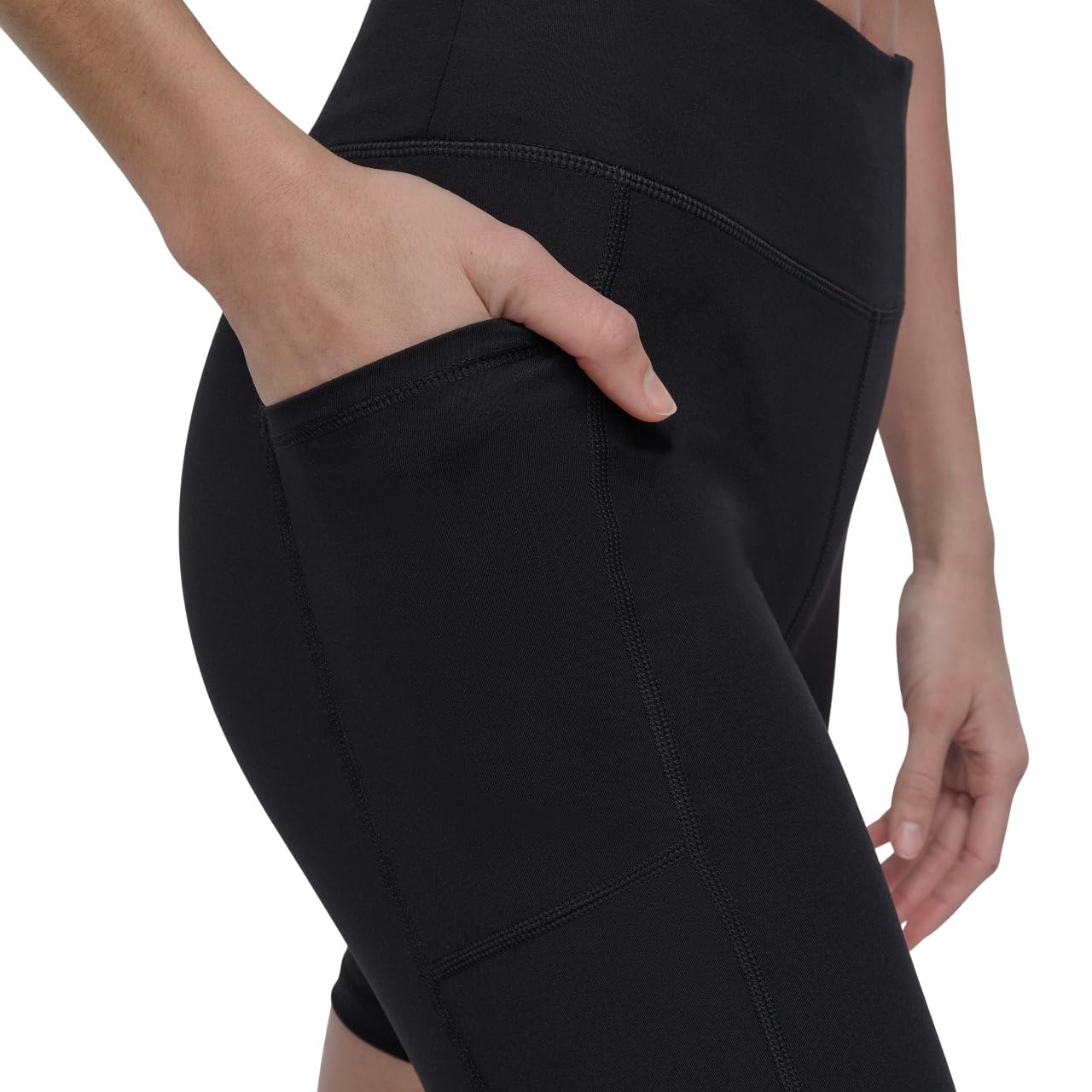 DKNY Ombre Logo Compression High Waisted Bike Short - Shorts - Short de Cyclisme Taille Haute de Compression avec Logo ombré - Femme