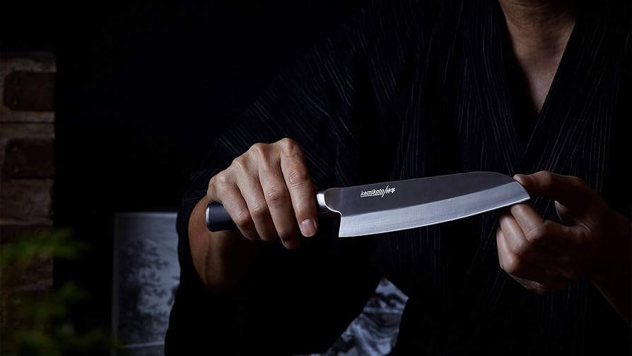 kamikoto 7インチ　三徳包丁 Amazon.com: Kamikoto 7in. Santoku Chef Knife: Home & Kitchen
