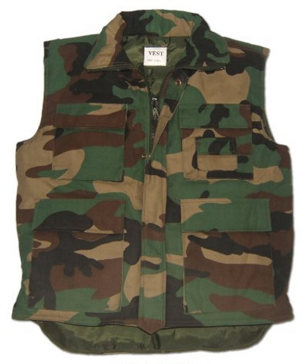 Camouflage Multi-Pocket Padded Bodywarmer Gilet (S, Woodland)