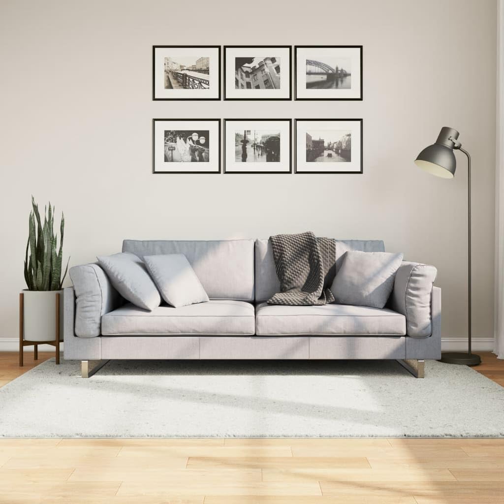 Tapis à poils courts doux dans la chambre à coucher avec le modèle crème Oviedo
